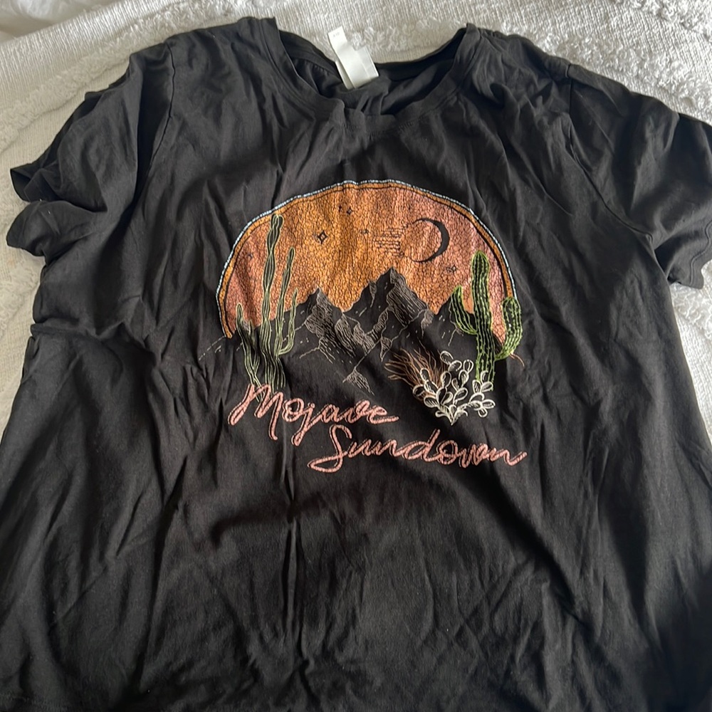 Graphic tee